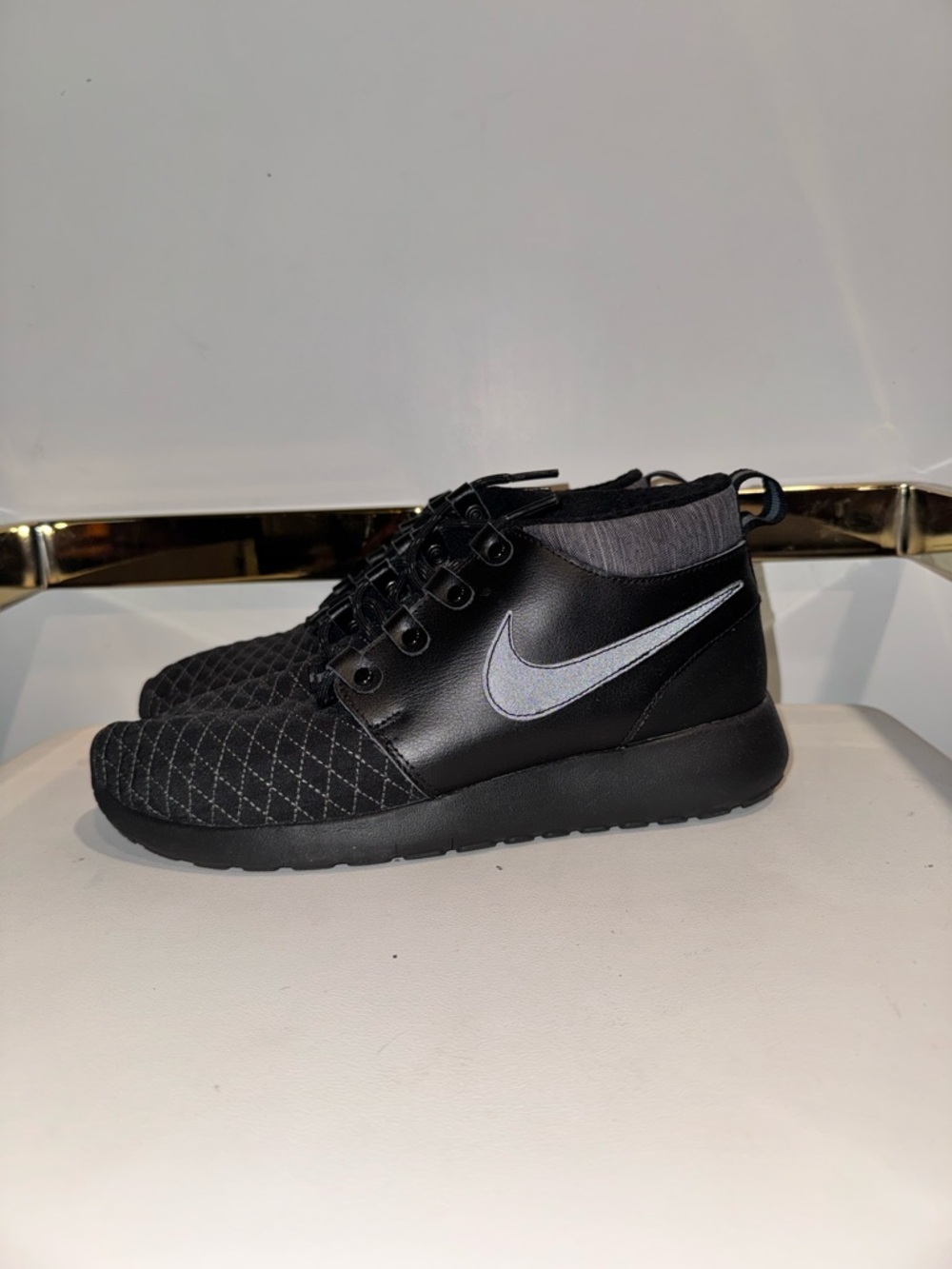 Nike Roshe Run Mid.